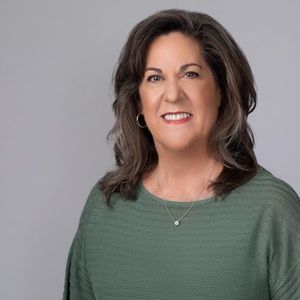 Meet your Posher, Teddi